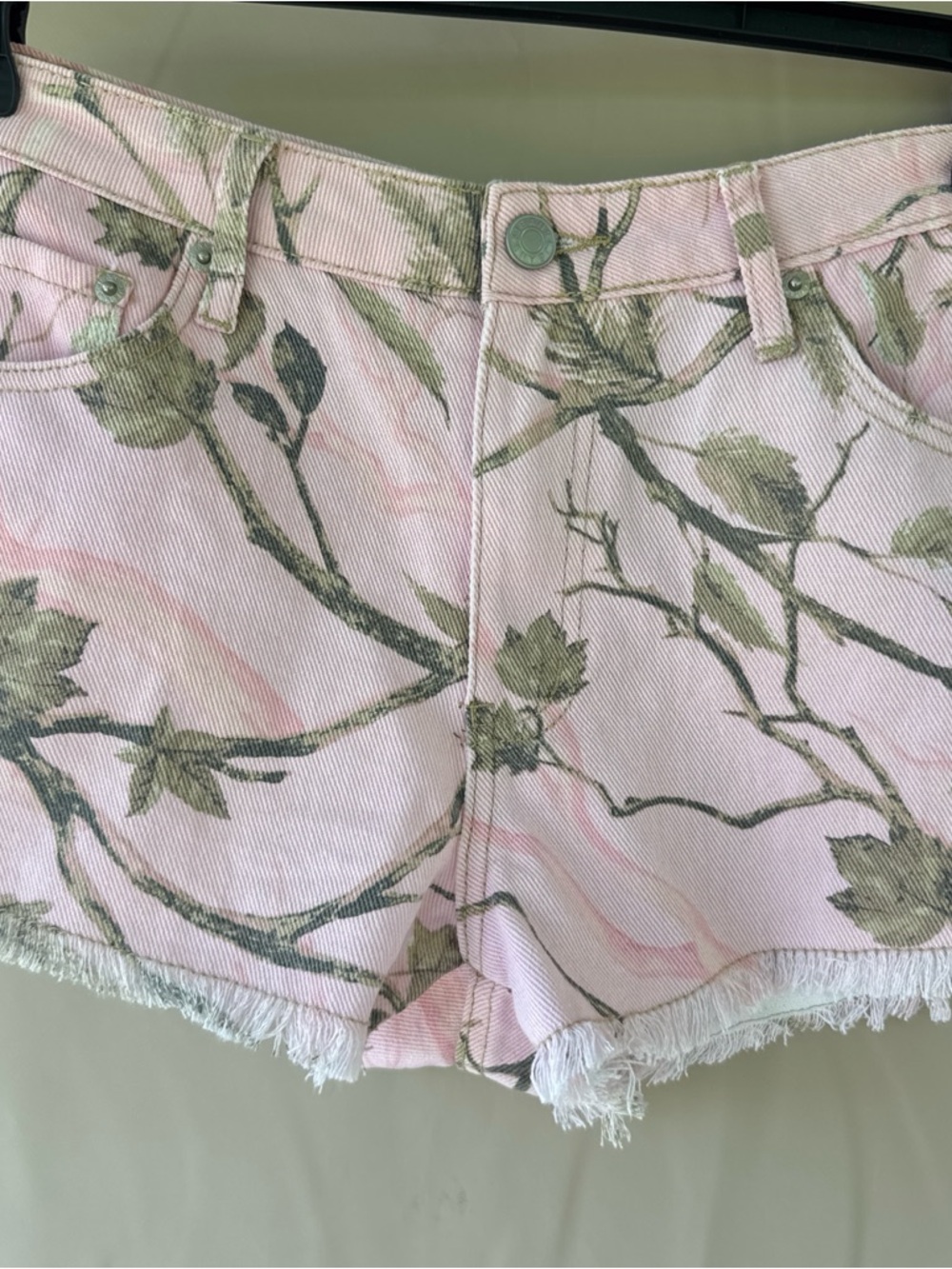 Pink Floral-Print Denim Shorts with Frayed Hem